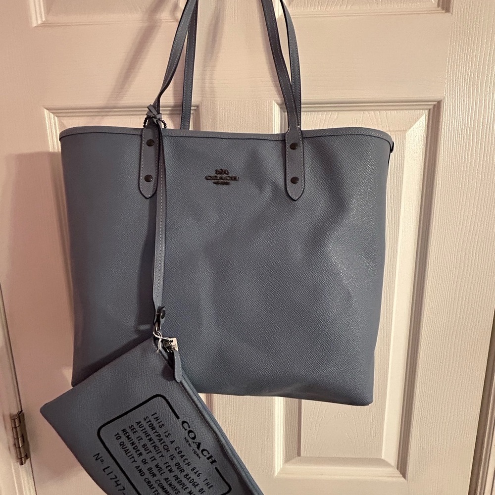BNWT Coach Bags | Coach Reversible City‎ Tote American Flag Signature w wristlet - Picture 8 of 9